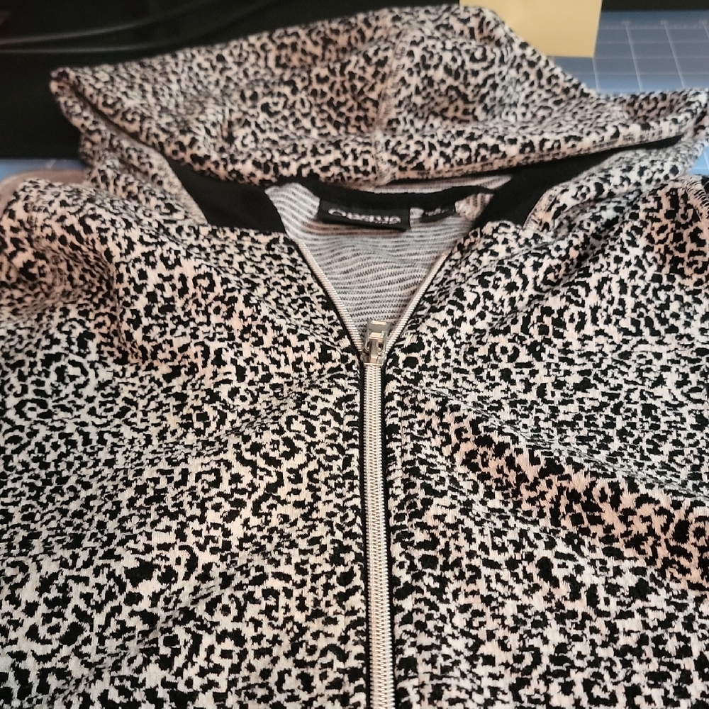 Onque Casual Black and White Women's Hooded Jacket